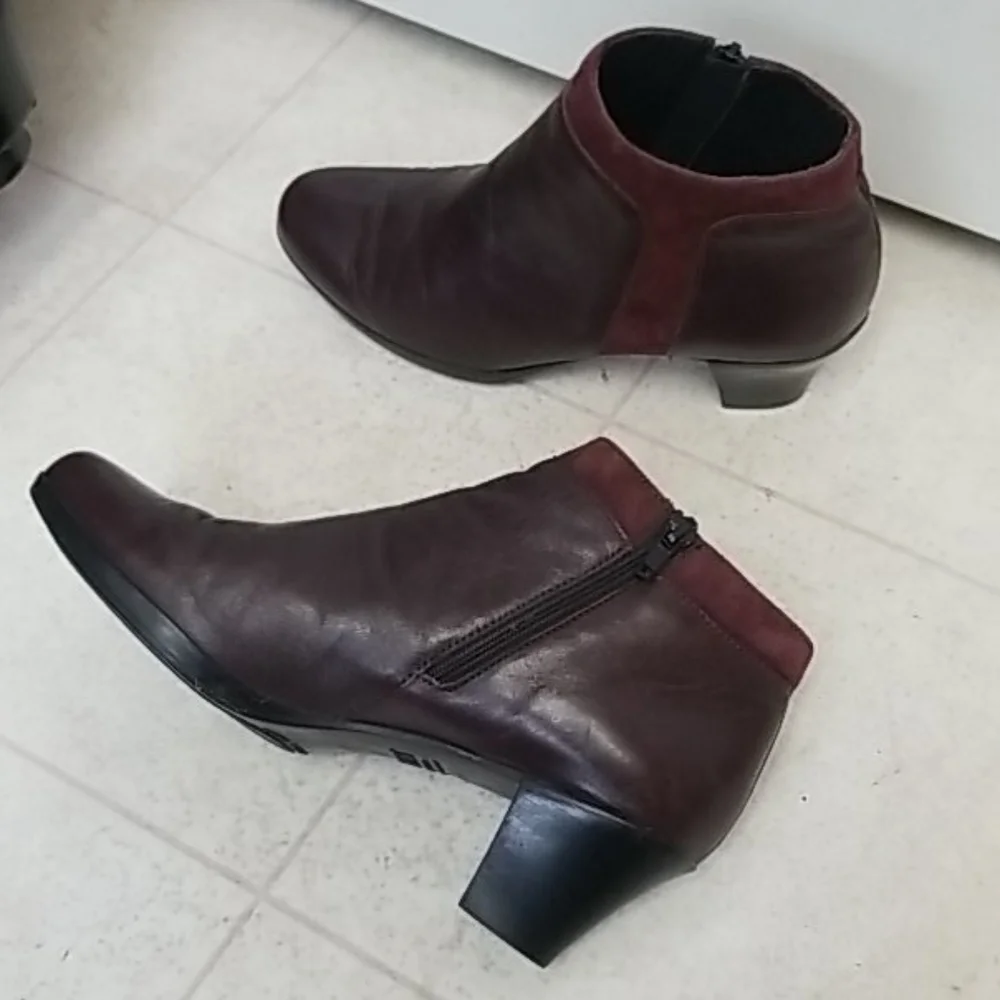 MUNRO burgundy ankle booties leather hope Size 8
